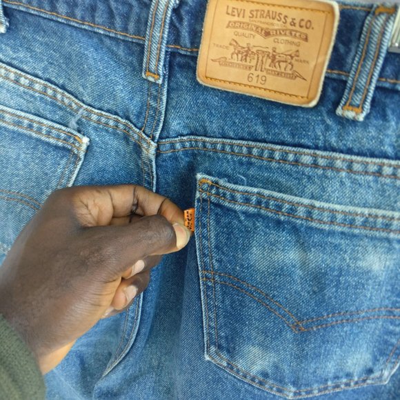 Classic Straight Leg jean Vintage Levis 619 Highrise perfectly Aged denim size14 - Picture 10 of 11